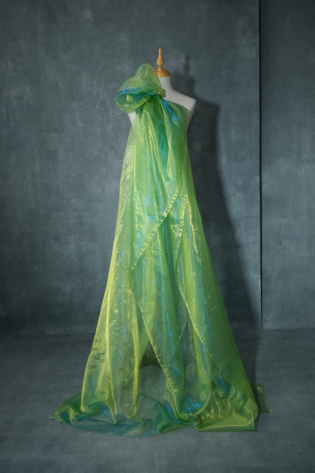 Noir Organza - Shiny Sheer Organza 8 yards